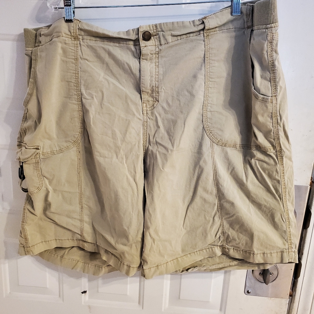 Sonoma Khaki Shorts 24W Plus